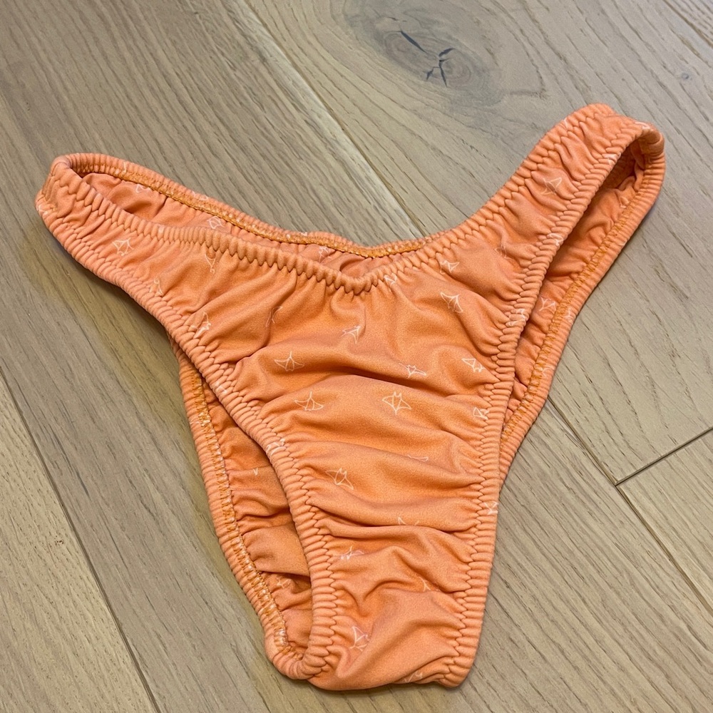 Lahana X Gabi Sullivan Coral Manta Ray Swimsuit bottoms - m